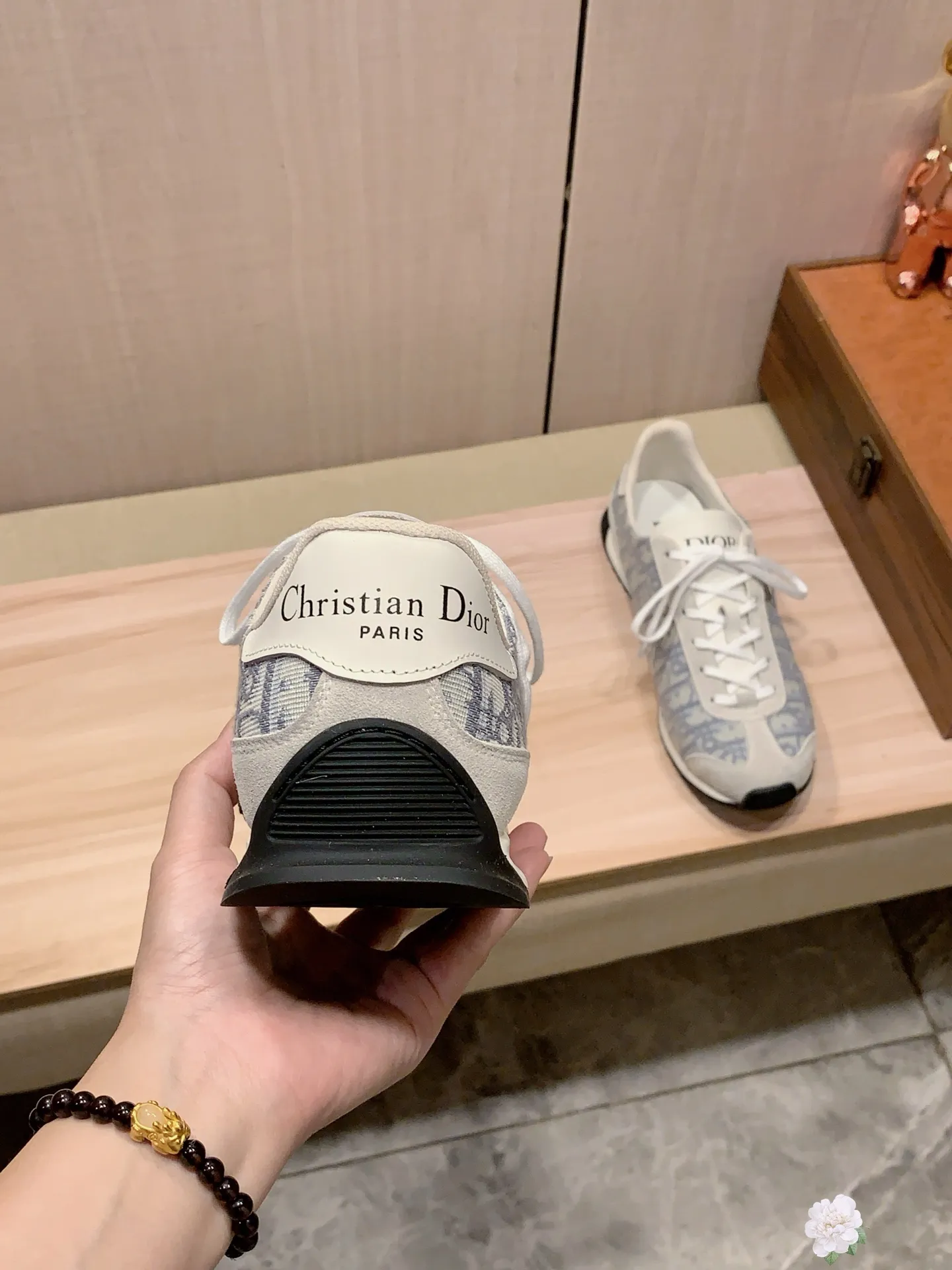 Men's Men's Shoes💰442💰💰🎩🎩[Lightning][Lightning] "Dior DIOR*" The latest and most popular casual shoes, top brand [seduce] luxury ~ purchasing agency, top ~ quality. [Strong] The upper is made of imported breathable cowhide with woven material ➕ breathable sheepskin feet (•) and fine workmanship. The original stylish and stylish soft rubber wear-resistant and non-slip outsole is light and comfortable on the feet. The real thing looks better when photographed in real life. 413: Code: 35-44, 45.46 can be customized, 8️⃣ colors selected